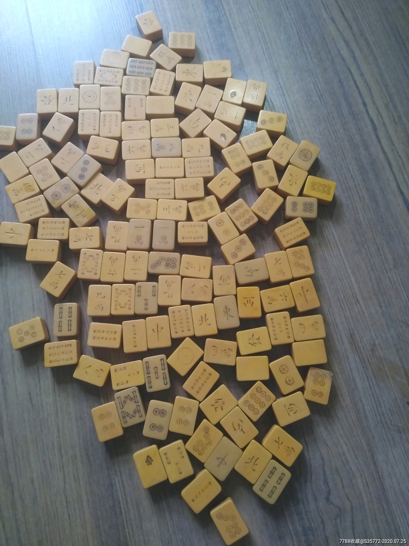 清代,贵族妇女用麻将牌,不缺