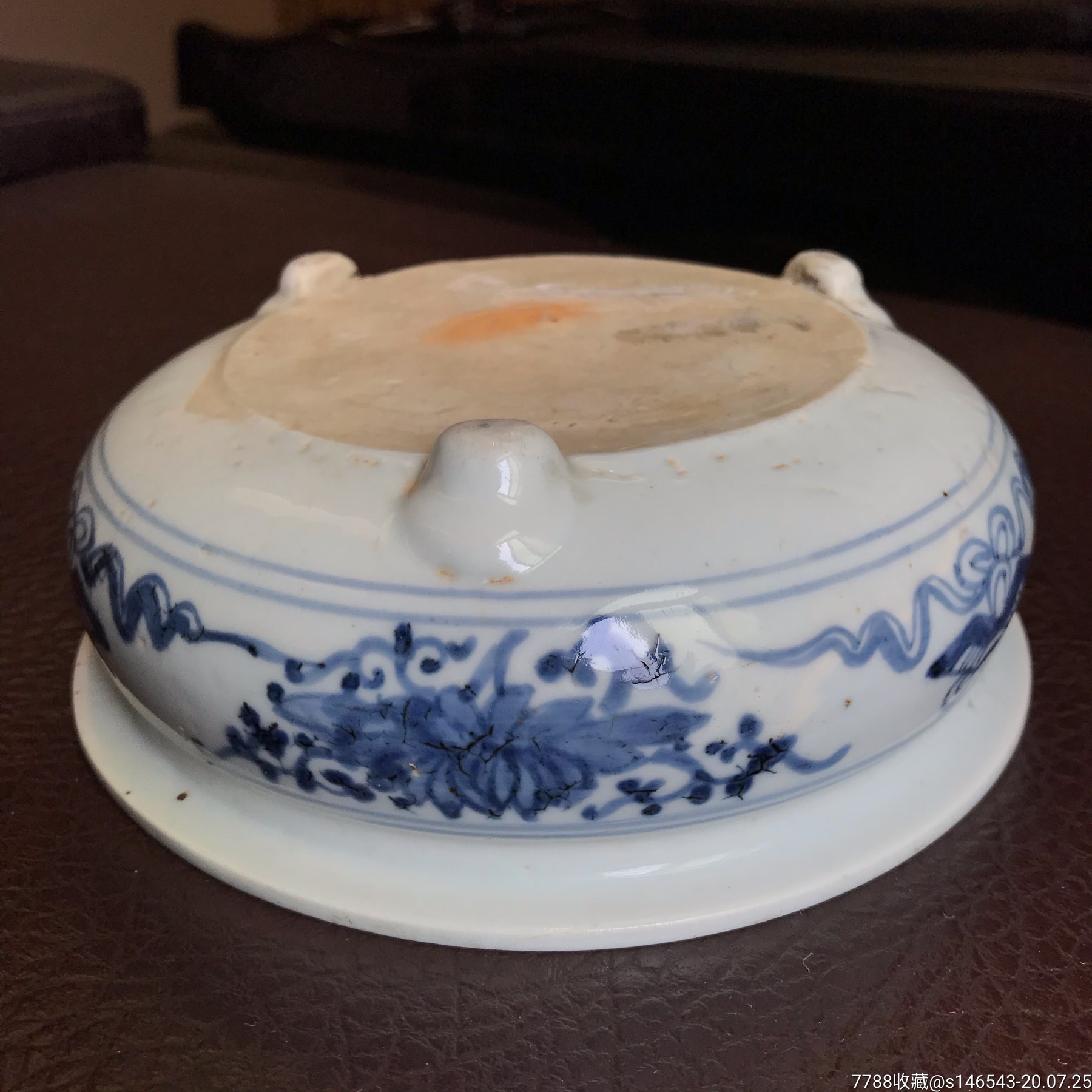 清代乾隆时期青花香炉,釉水漂亮,器型规整,有一冲其他全品尺寸20×7.