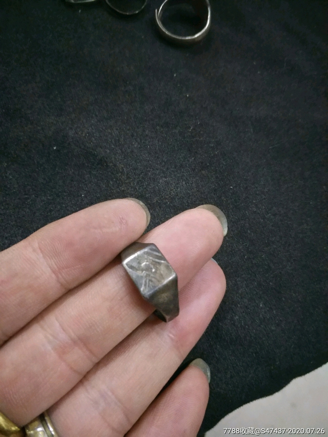 民国刻一枝花银戒指一个