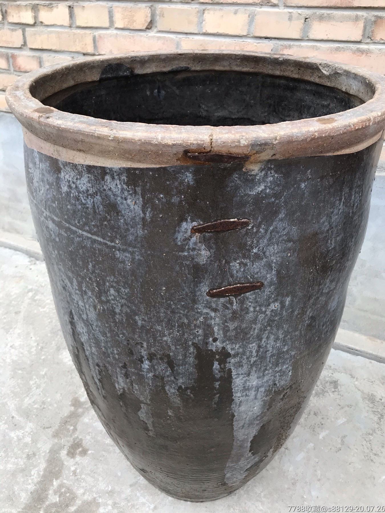 黑瓷/天目瓷 >> 锯钉缸_黑瓷/天目瓷  滚动鼠标滚轴,图片即可轻松放大