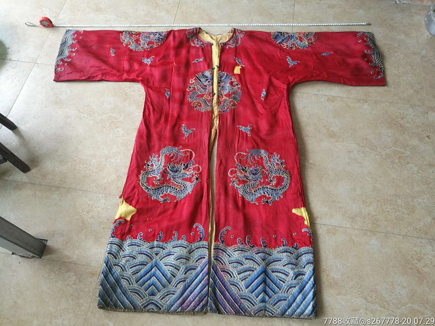 清代红色龙袍戏服