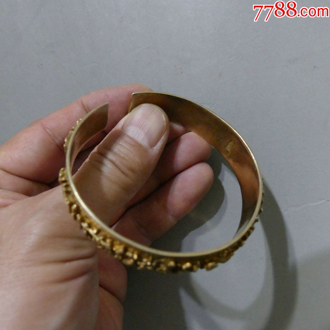 清代早期高浮雕银鎏金手镯一只