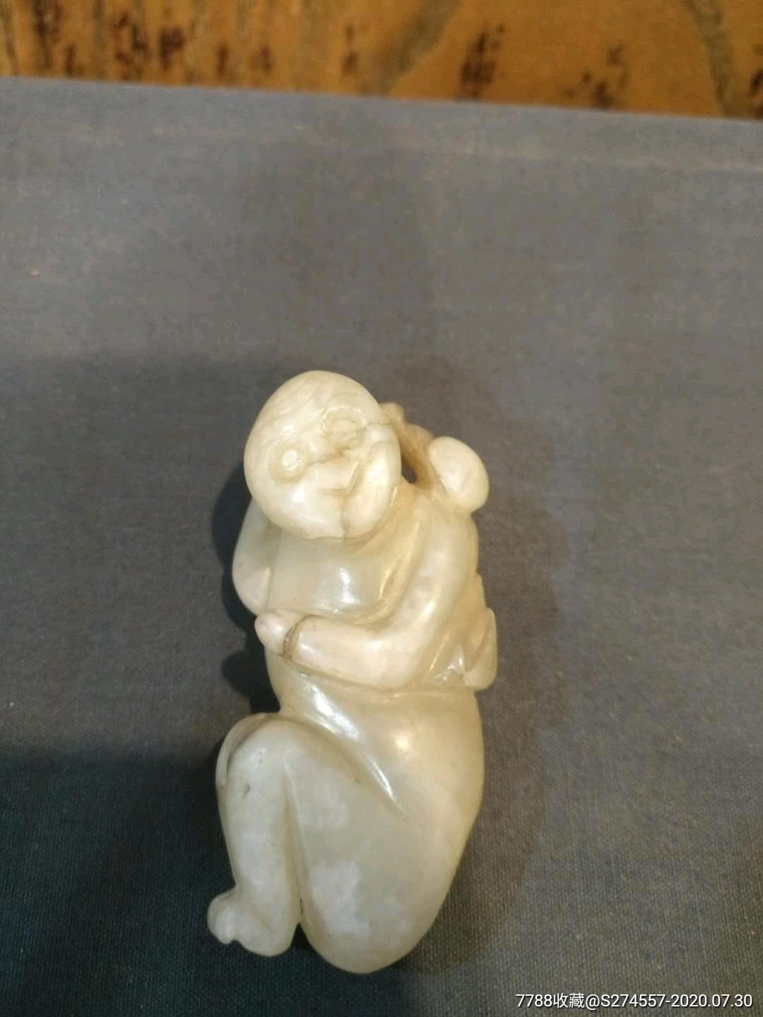 明代玉猴,和田白玉无疑,全程砣工,开门到代,高5.4cm.