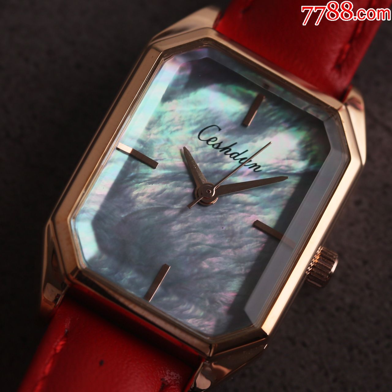 潮流品牌希仕顿女表全新未使用品网红潮款彩石贝母面小方表