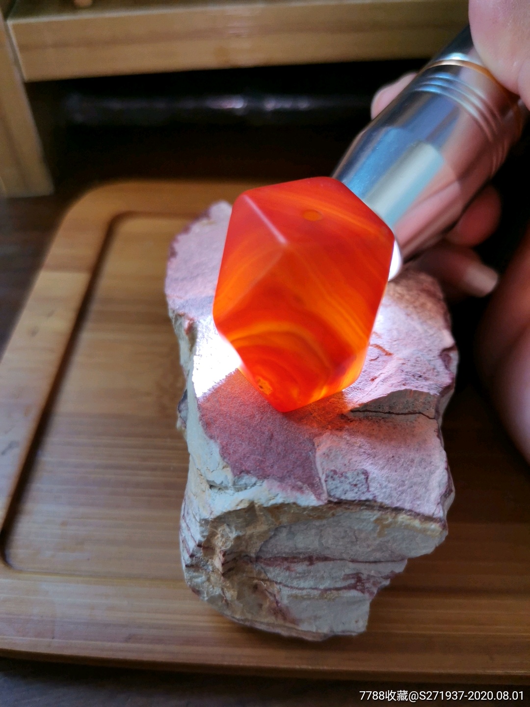 清早期上等满红玛瑙多棱珠