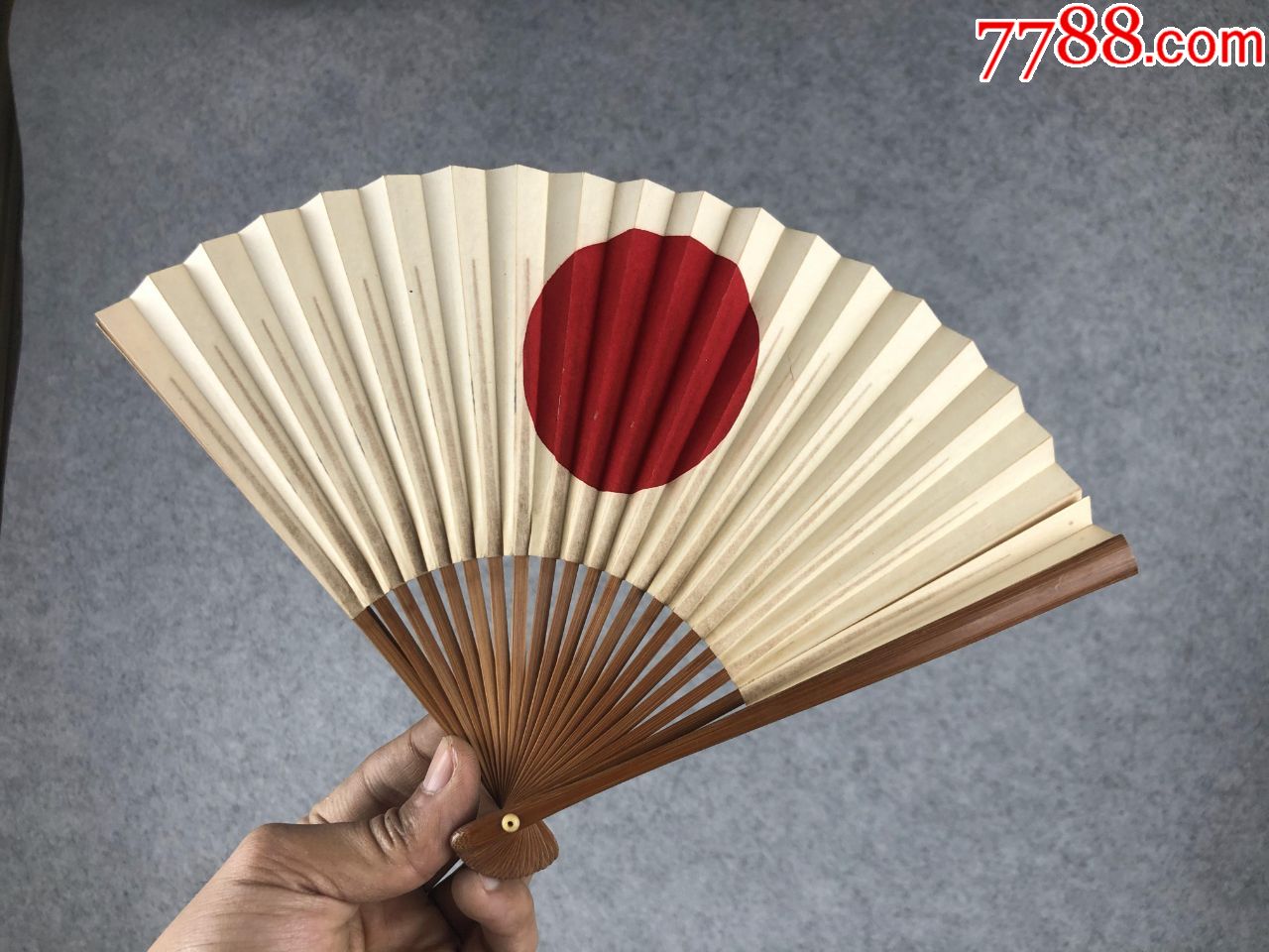 日本用来打人的纸扇子图片