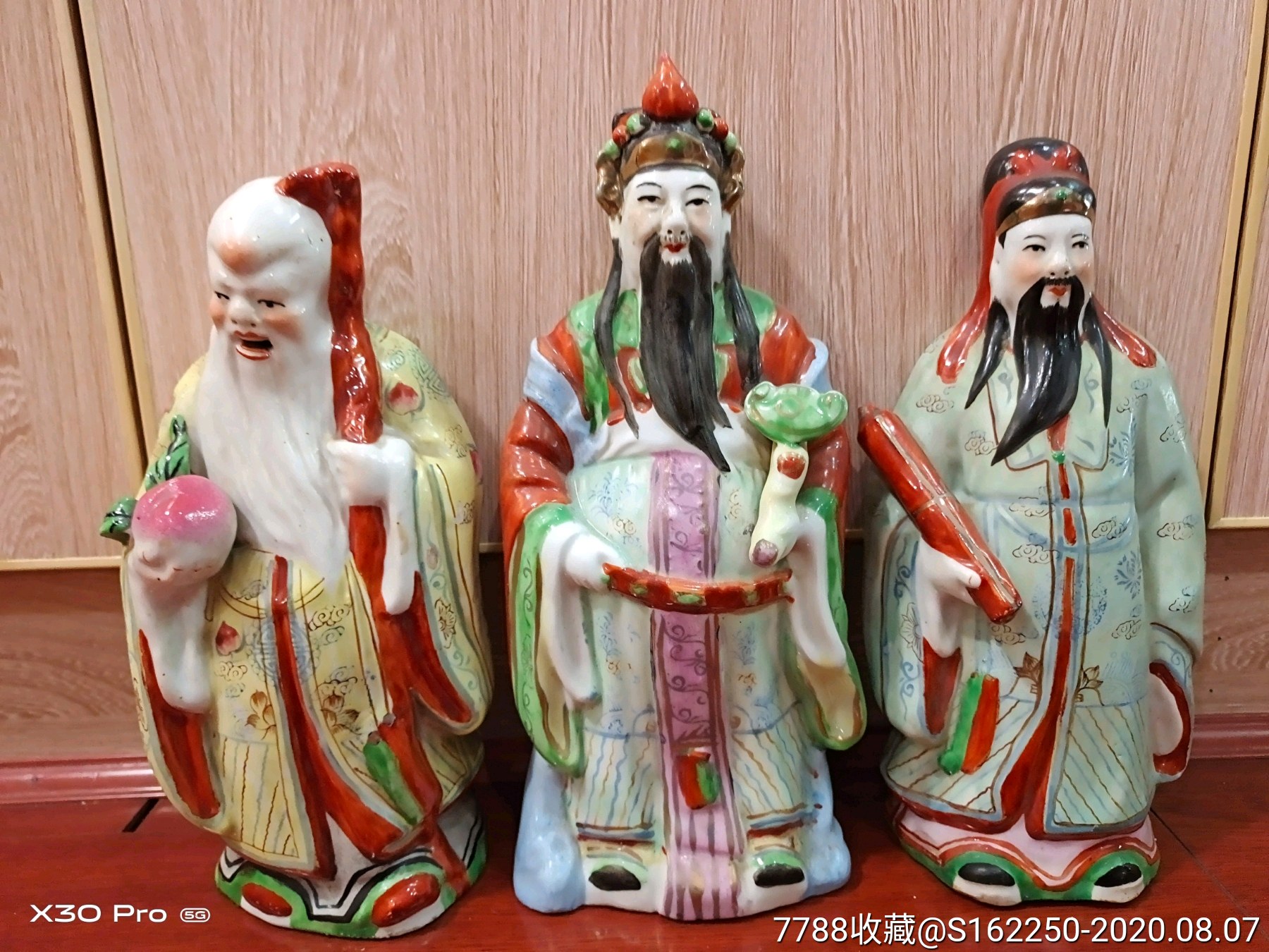 景德镇出品福禄寿三星粉彩瓷摆件一套