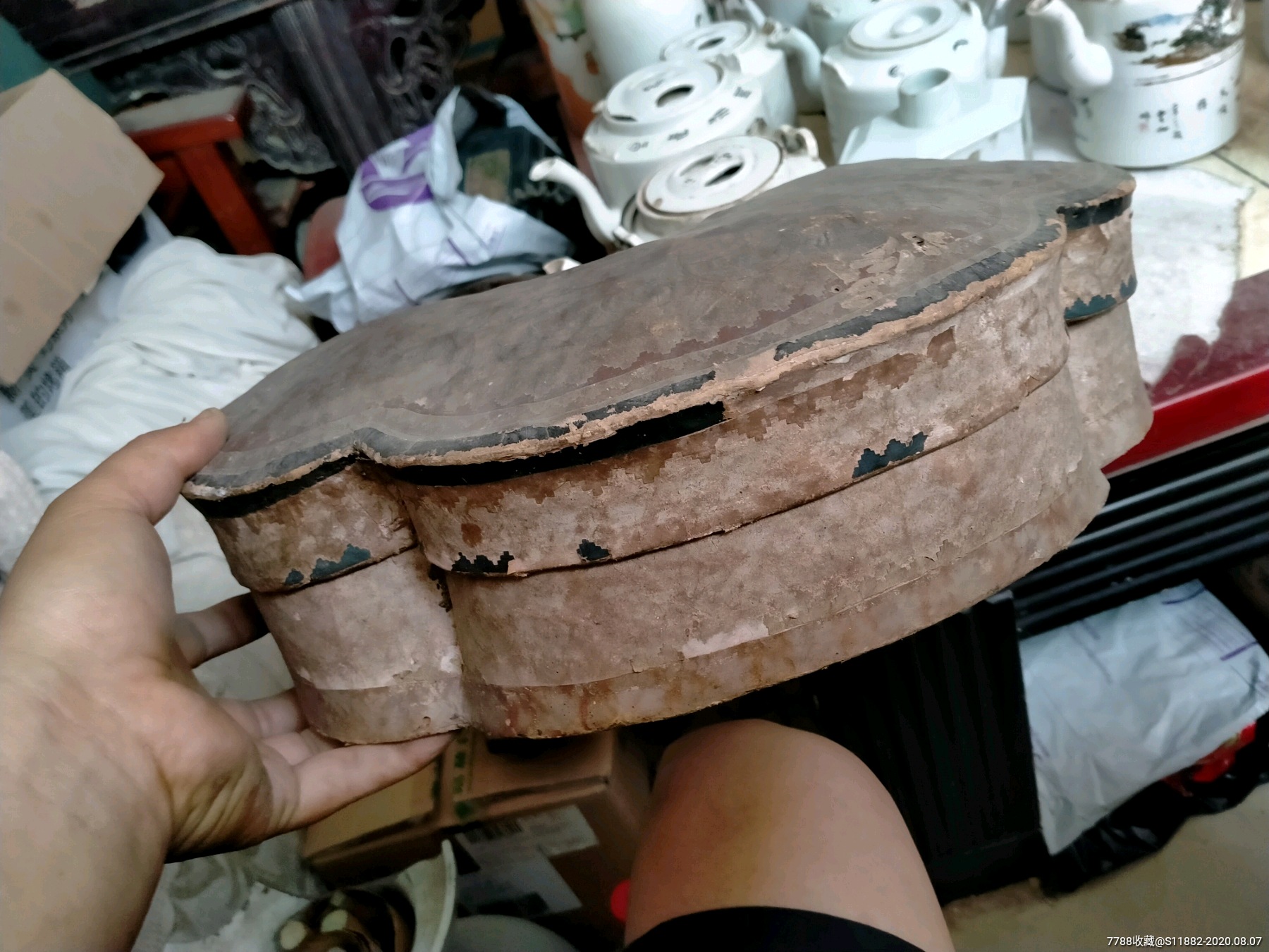 民俗老物件民国农家针线盒手工纸盒蝴蝶造型手绘抽象人物蝴蝶涂