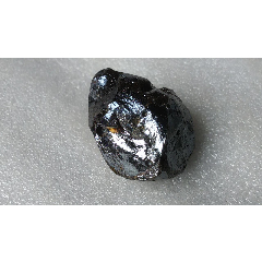 天然玻璃陨石原石一颗