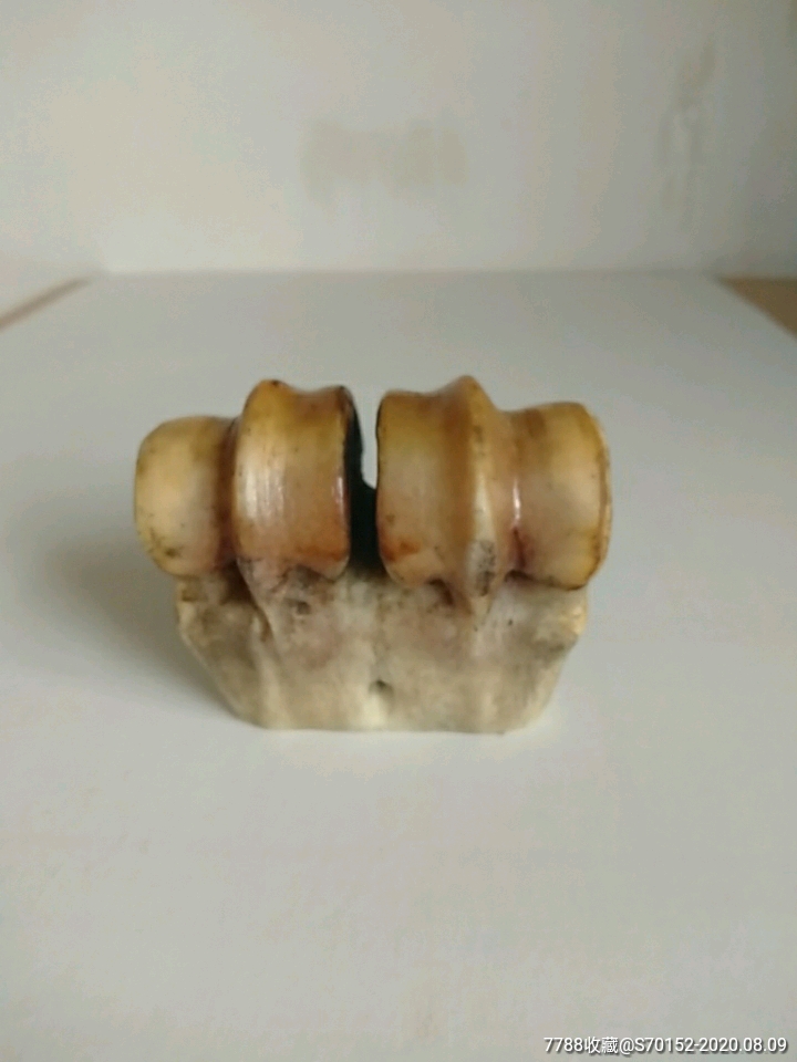 牛骨把件《一权在握》