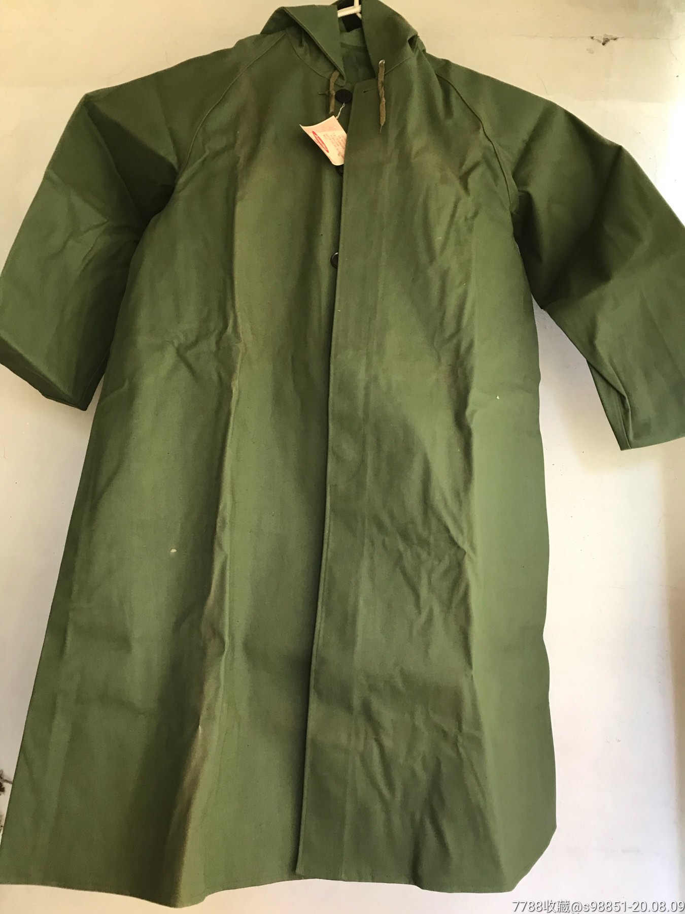 早期长款胶布雨衣