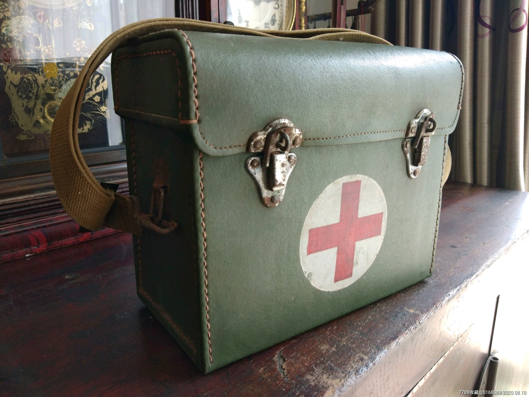 文革时期六七十年代赤脚医生老医药箱老药箱老皮包文革60年代70年代