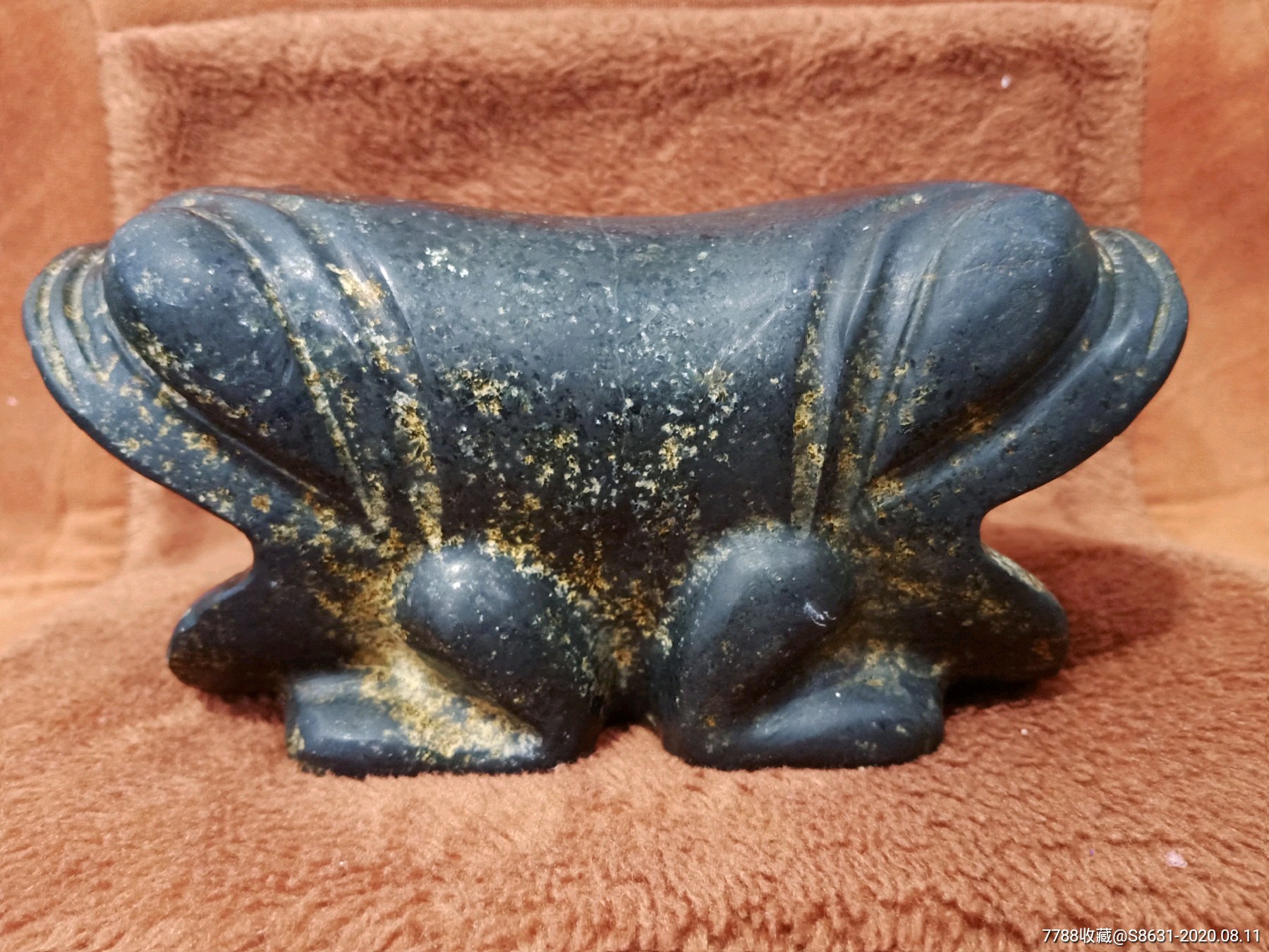 红山文化陨石枕