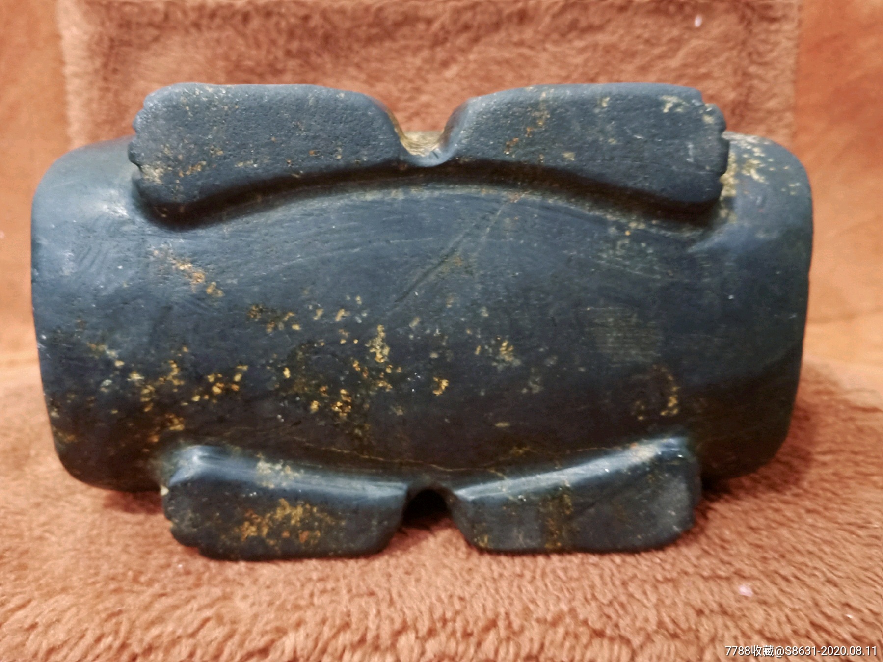 红山文化陨石枕