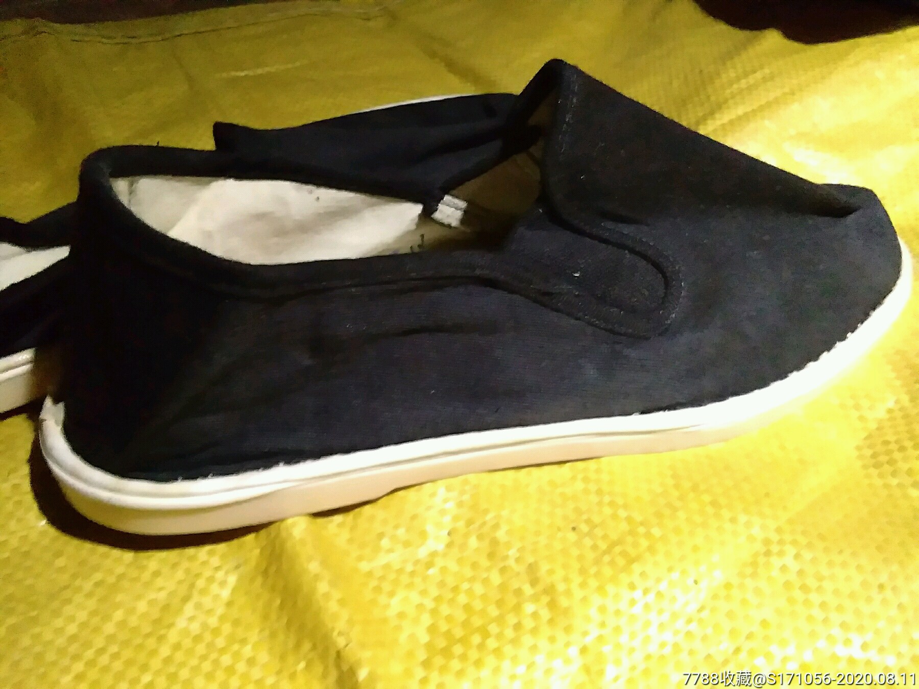 八十年代怀旧板鞋中国上海塑料底的老布鞋