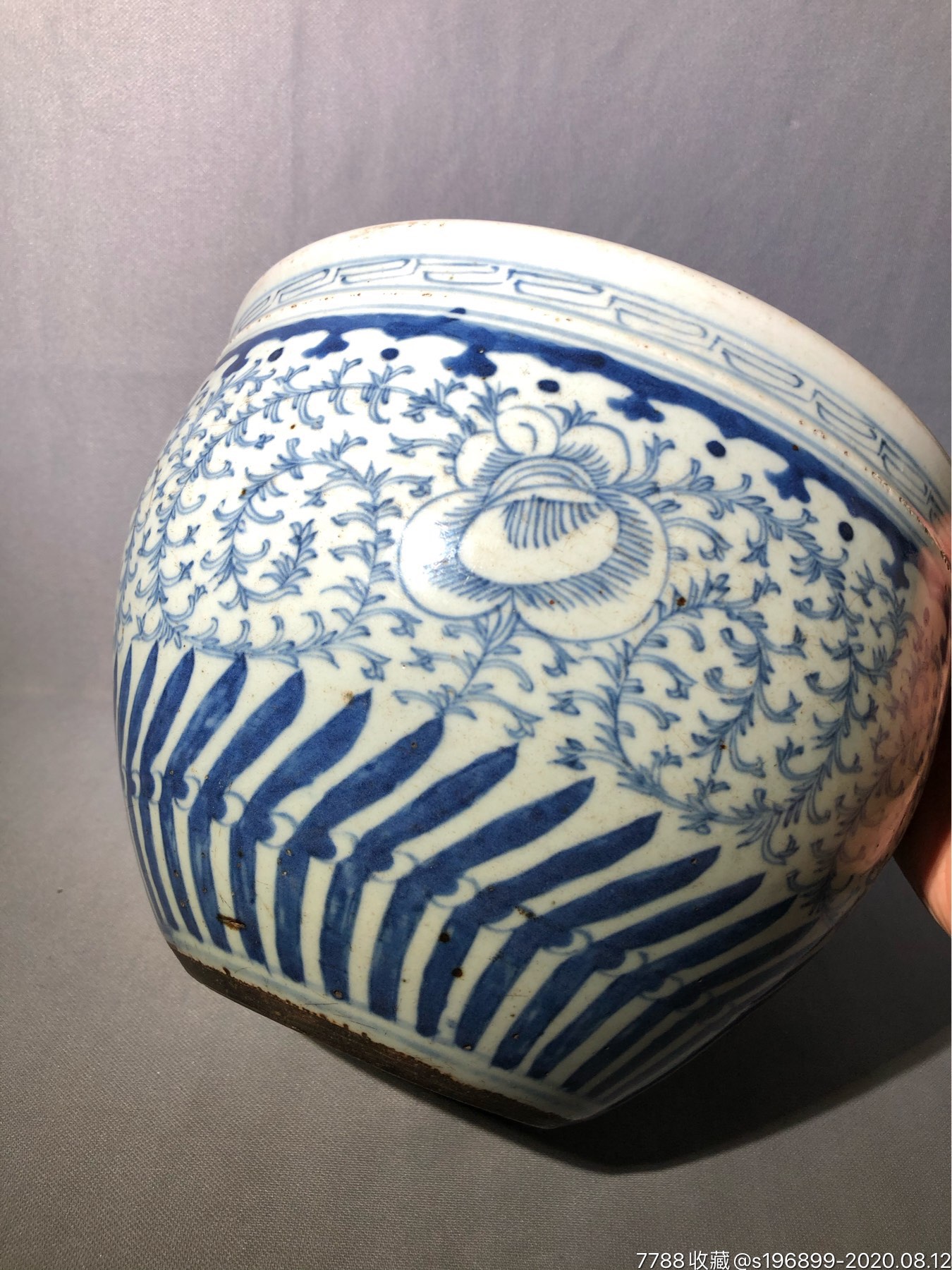 清中嘉道青花缠枝莲大卷缸