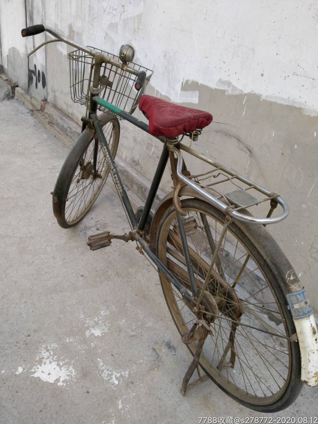 老式破旧自行车图片图片
