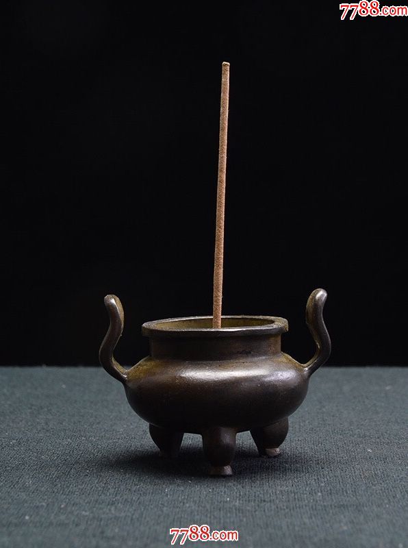 官帽耳铜香炉
