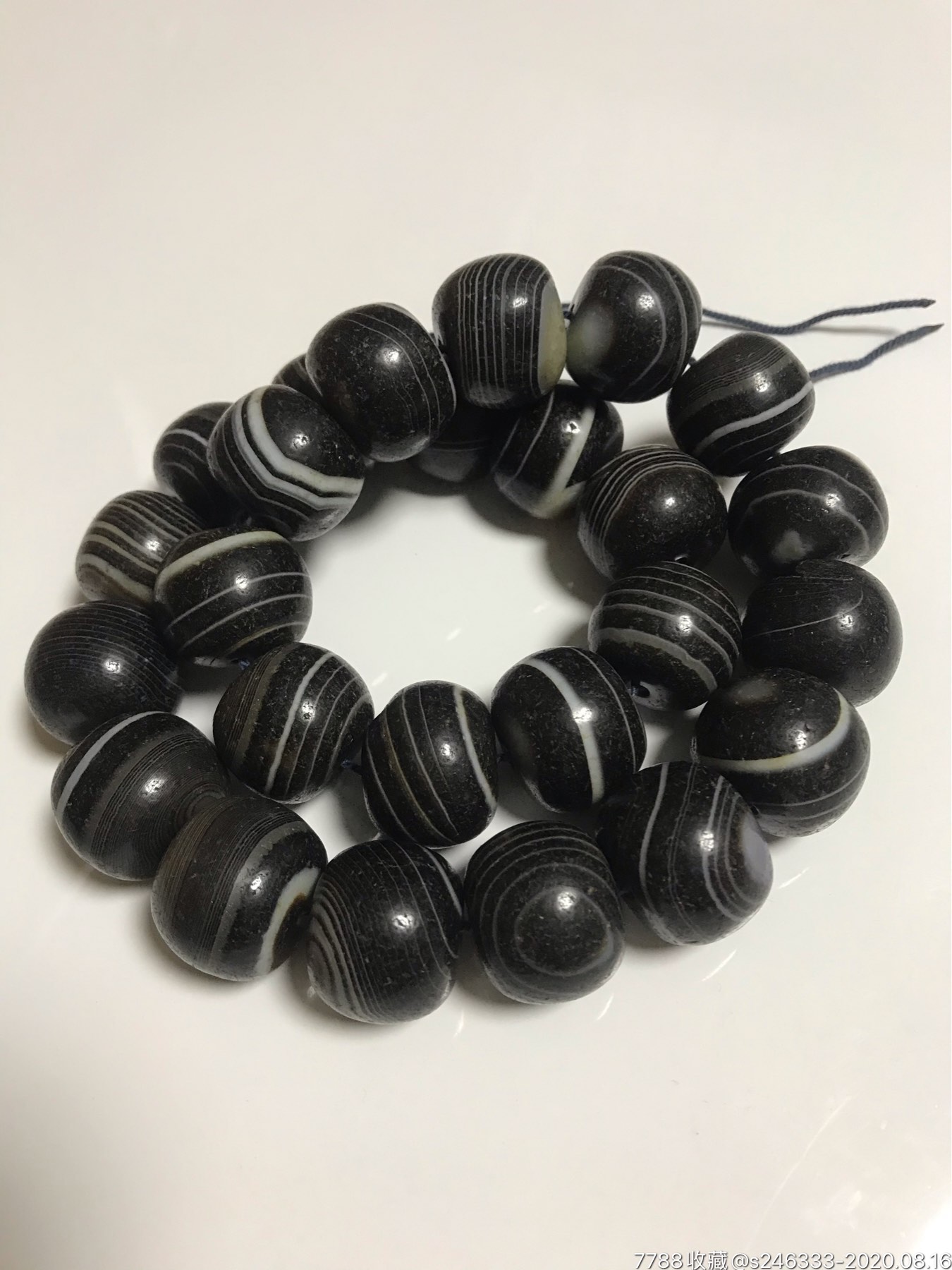 老缠丝玛瑙珠串