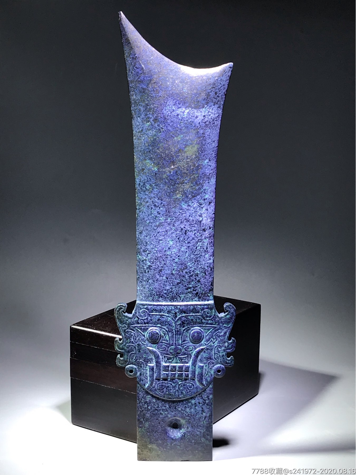 和田白玉饕餮纹牙璋