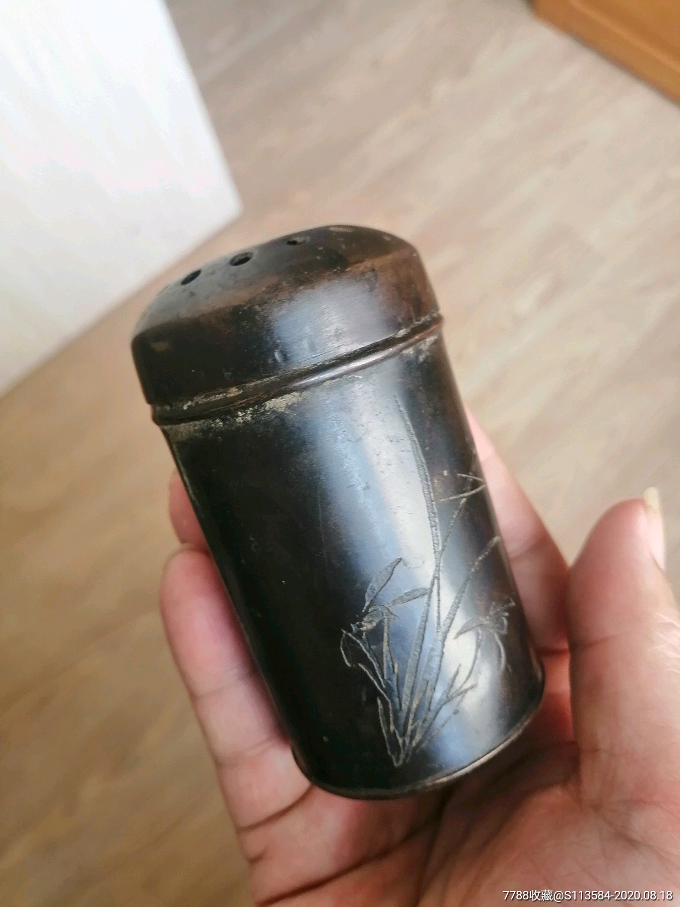 珍稀明代永乐年制刻蟋蟀铜蟋蟀罐