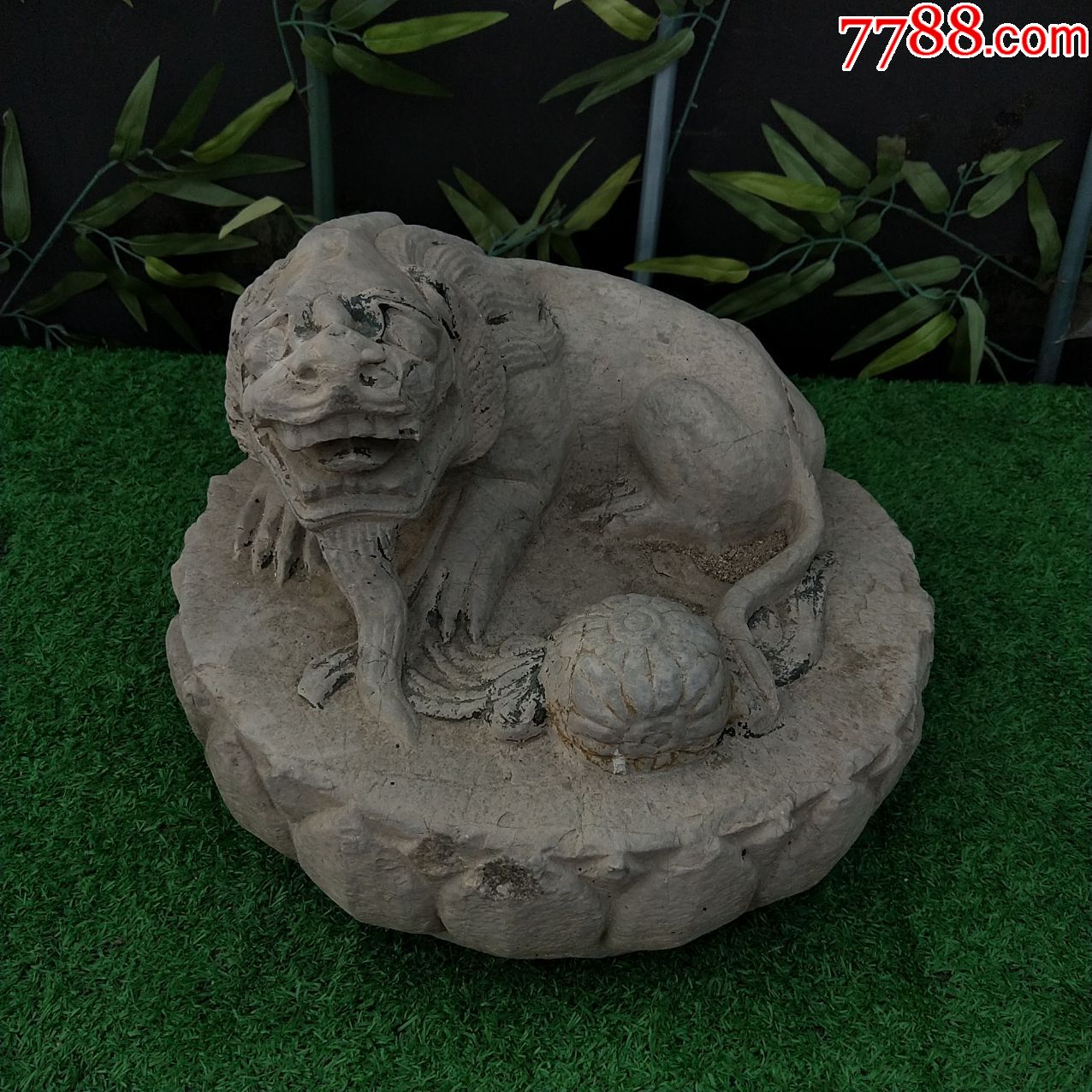 青石狮子滚绣球