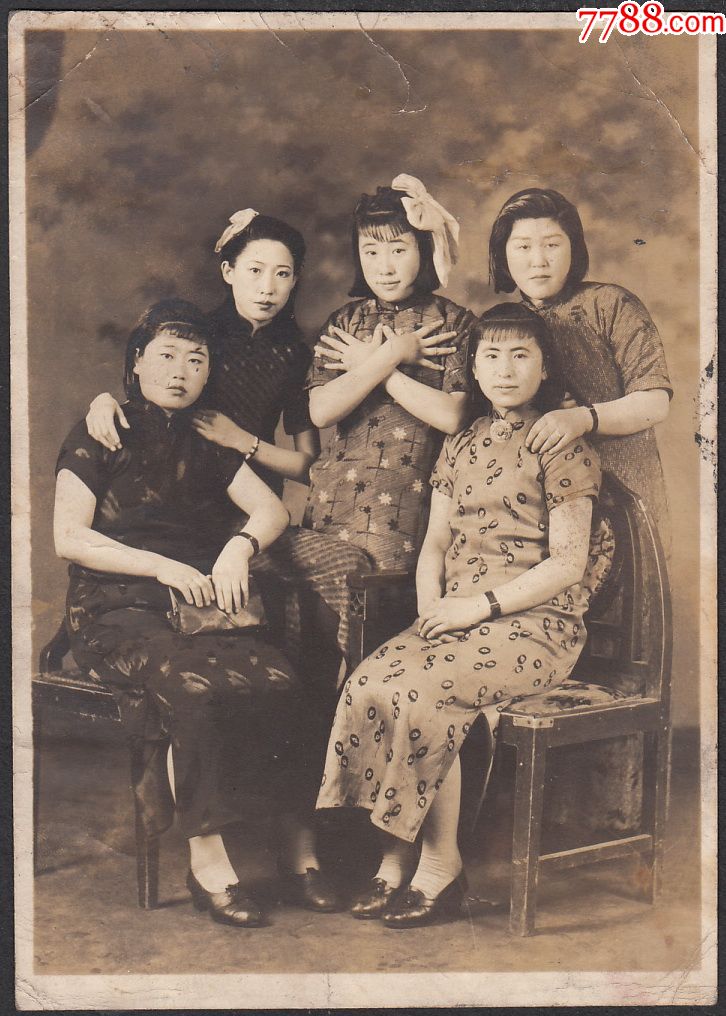 民国旗袍美女合影