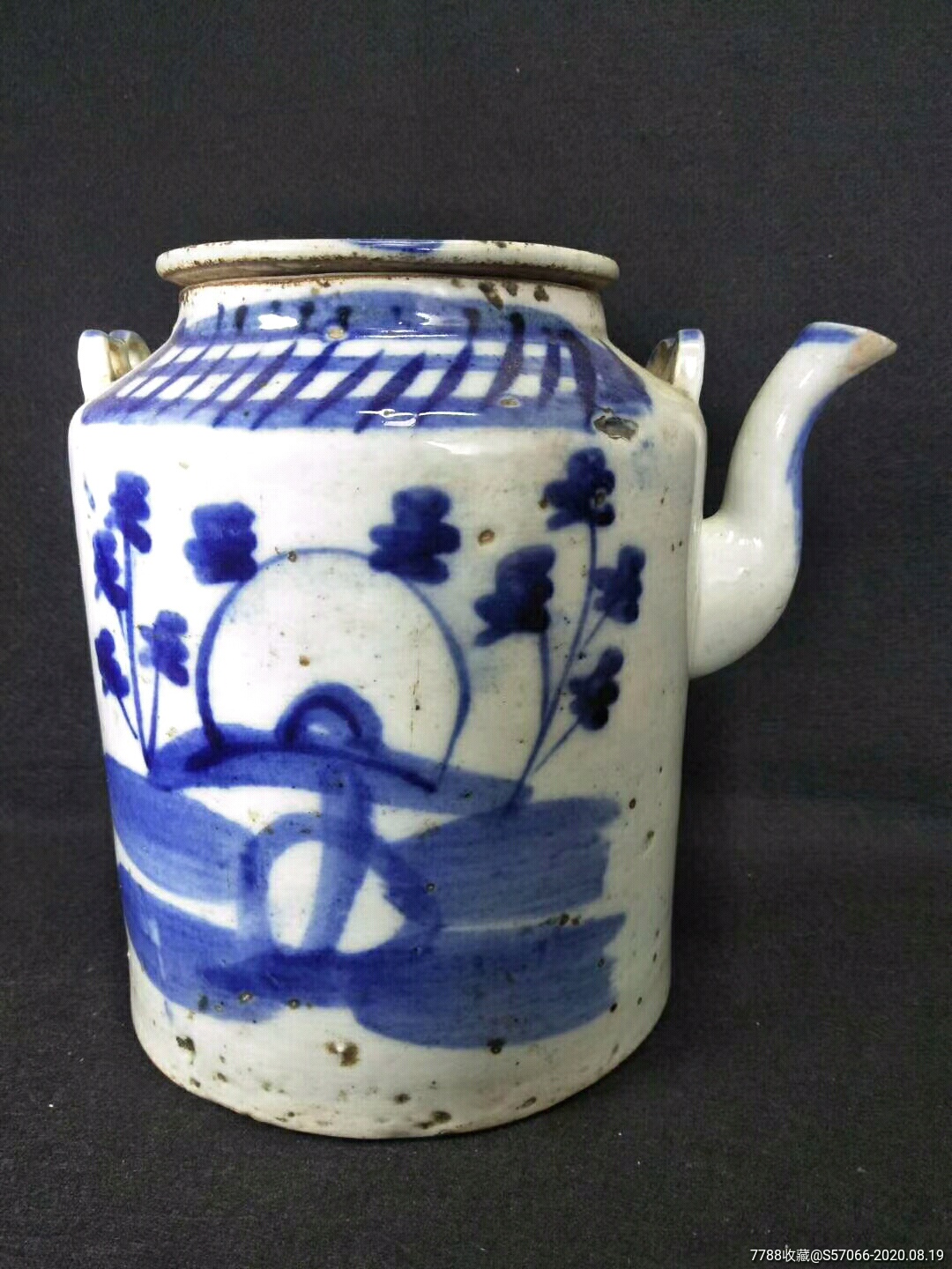 民国青花花卉纹提梁大壶