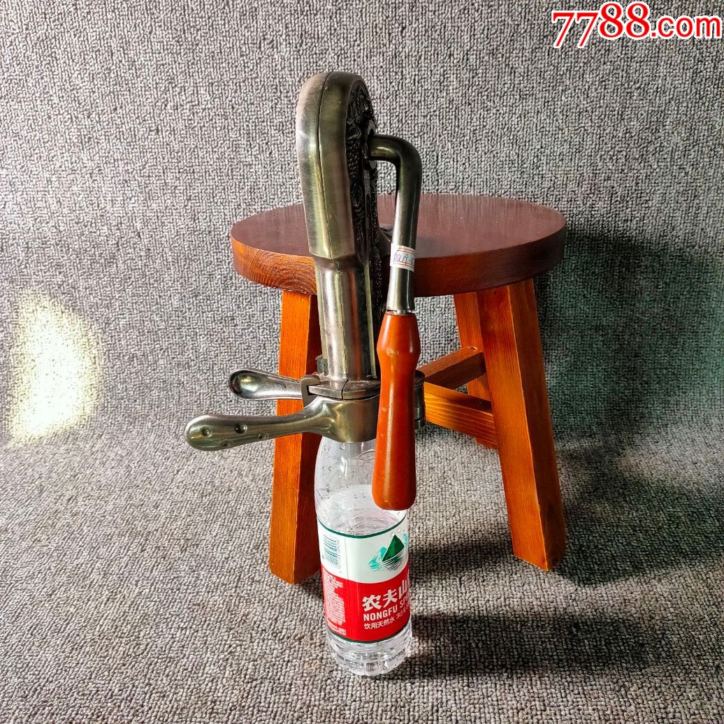 进口复古老物件老式红酒手压式红酒开瓶器民俗工具摆件
