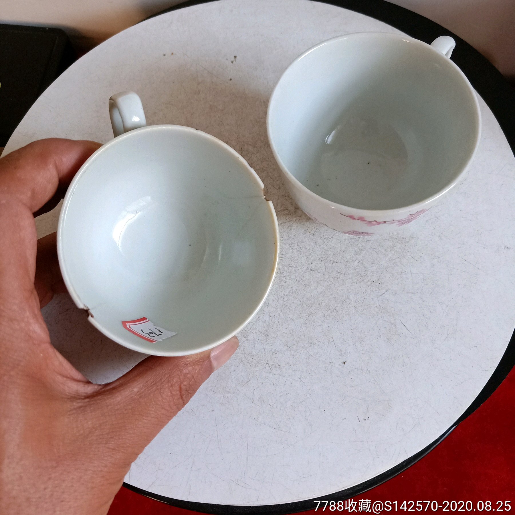 民国粉彩梅花茶杯一对一个完整一个有磕冲如图保老保真