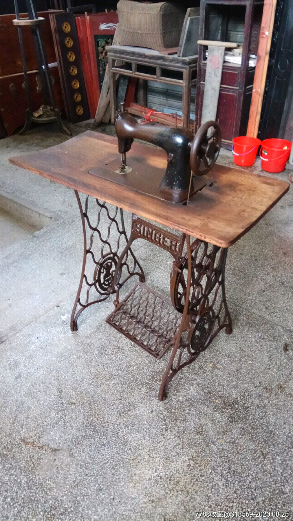 美国胜家缝纫机两台