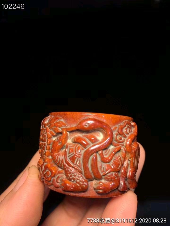 鹿角手工雕刻四大神兽搬指工艺精美包浆厚重尺寸如图重32克