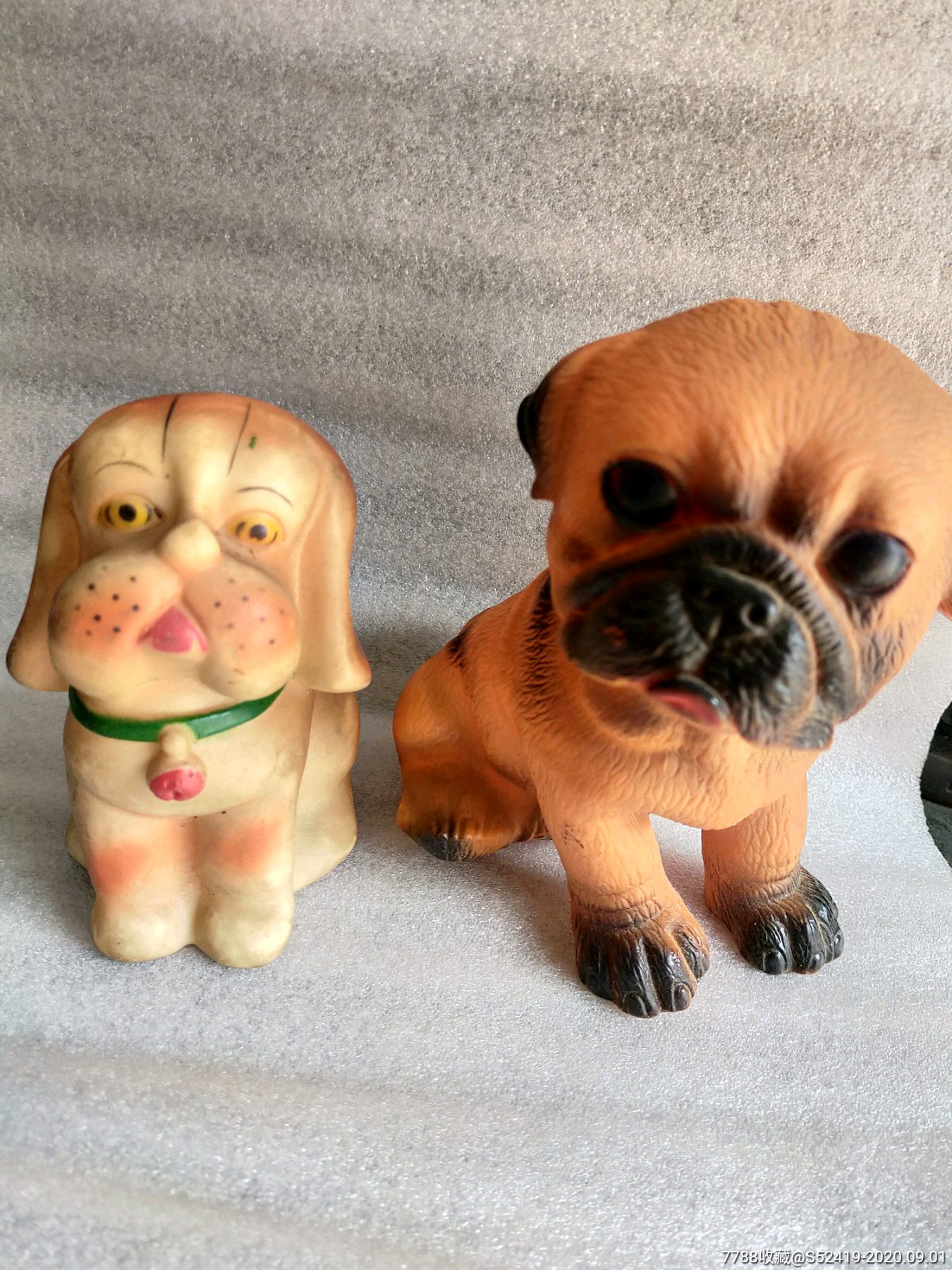 儿时记忆品相好的两个胶皮狗