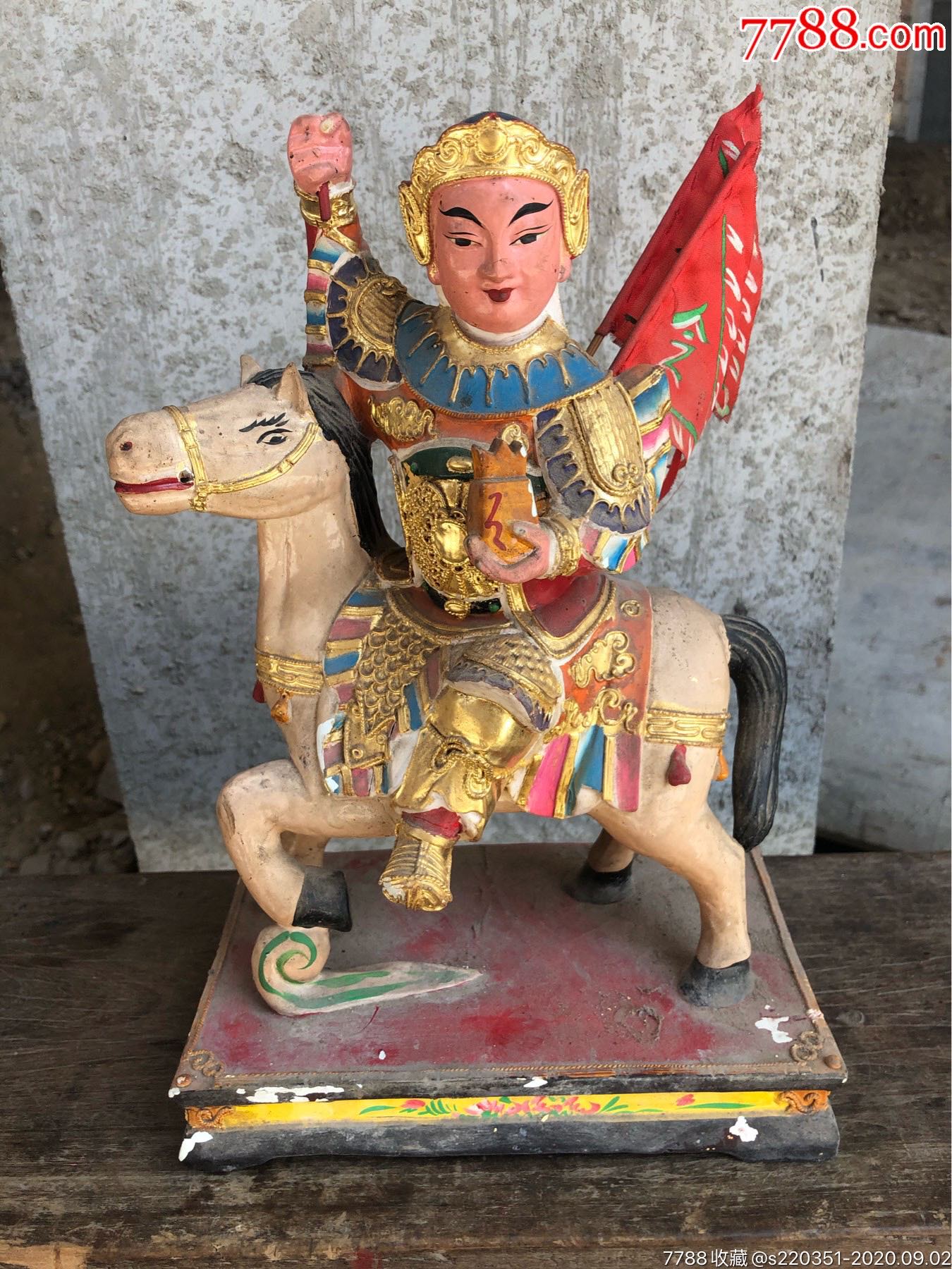 白马黄小跑骑马将军摆件