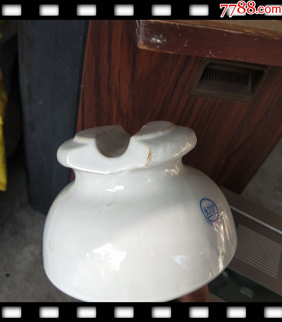 老房子民居装修老电线杆绕线固电线的瓷葫芦丫丫葫芦绝缘子