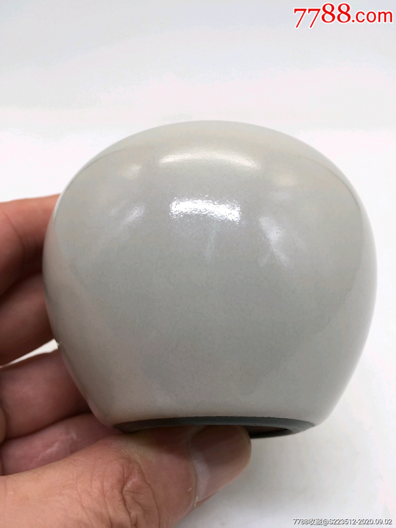 清代乳白釉小水盂