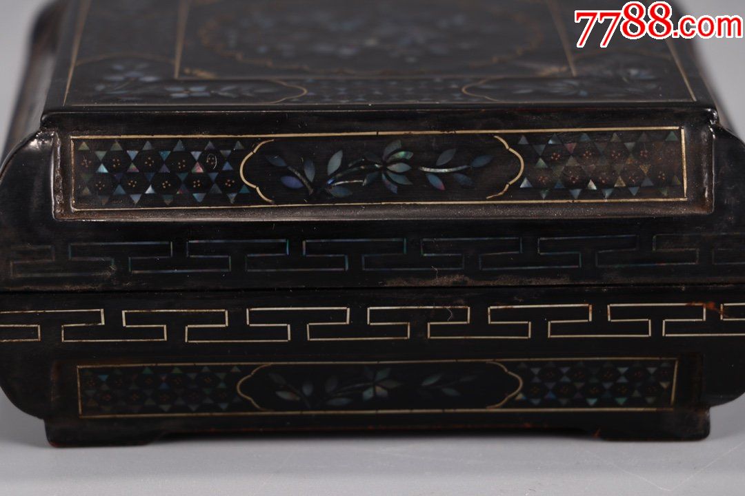 旧藏"旭华堂藏"木胎漆器嵌螺钿四方盖盒