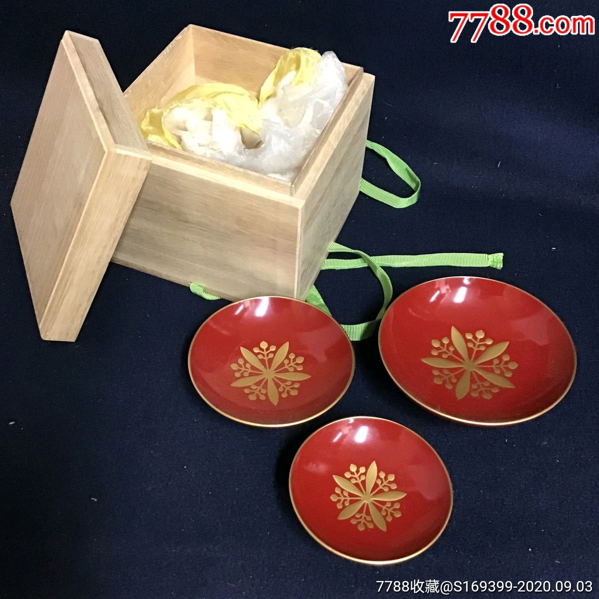 满洲国时期兰花御纹章漆碗一套