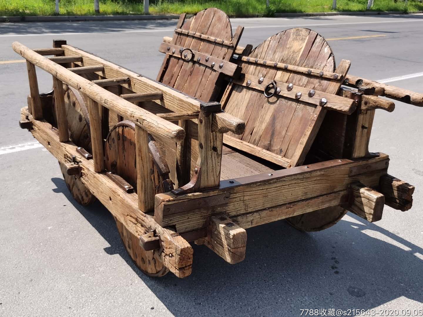 清代老榆木战车一套,品相完好,保存完整,造型美观,包浆一流,牢固,源头