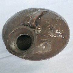 >> 民国夜壶古董陶器手工印蜘蛛纹鳝鱼黄釉尿罐男用便器全品