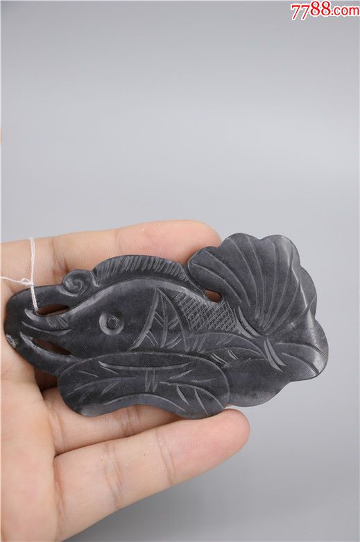 和田青花籽料纯手工年年有余玉佩