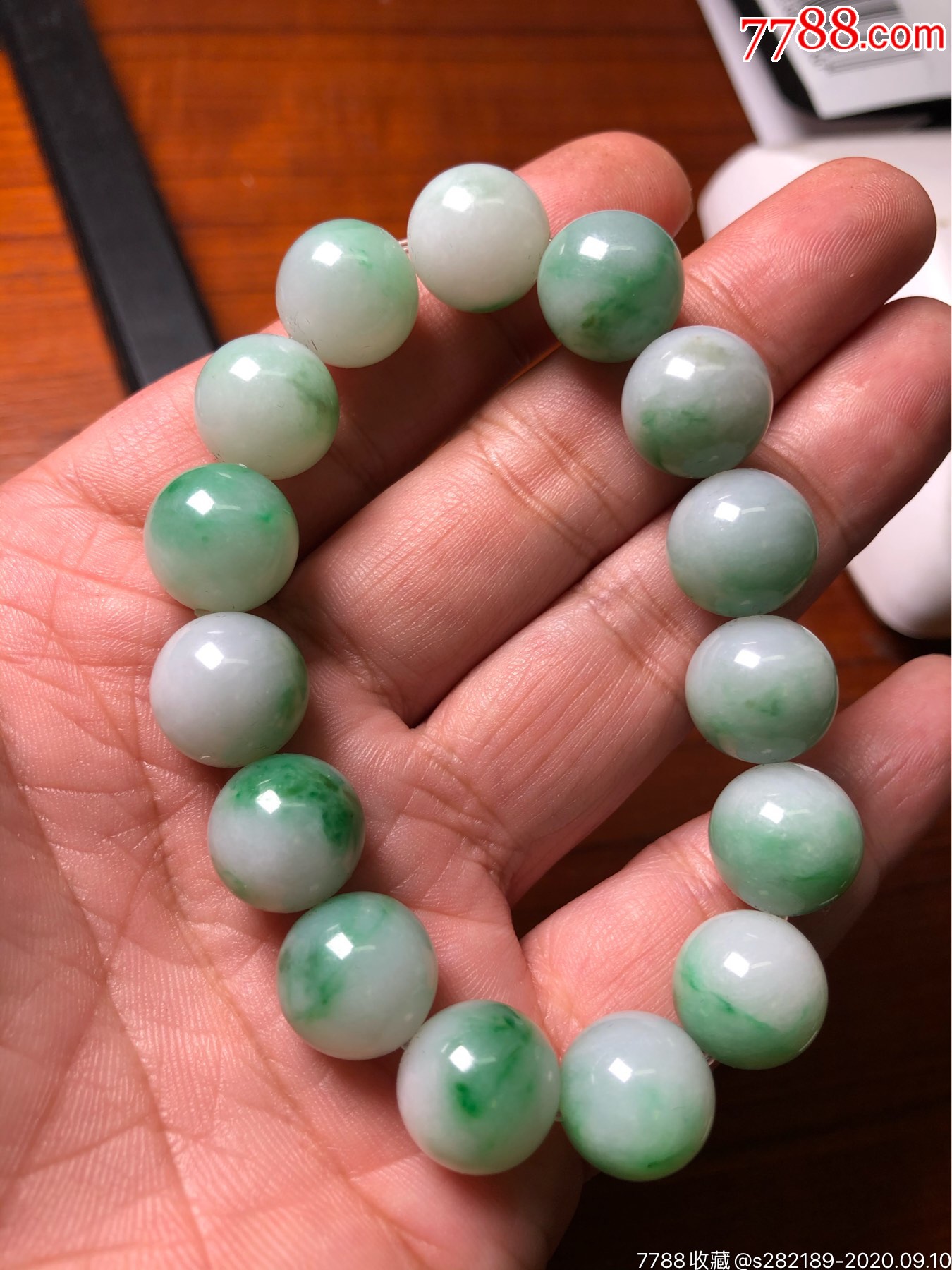 天然翡翠飘阳绿手串13mm大珠