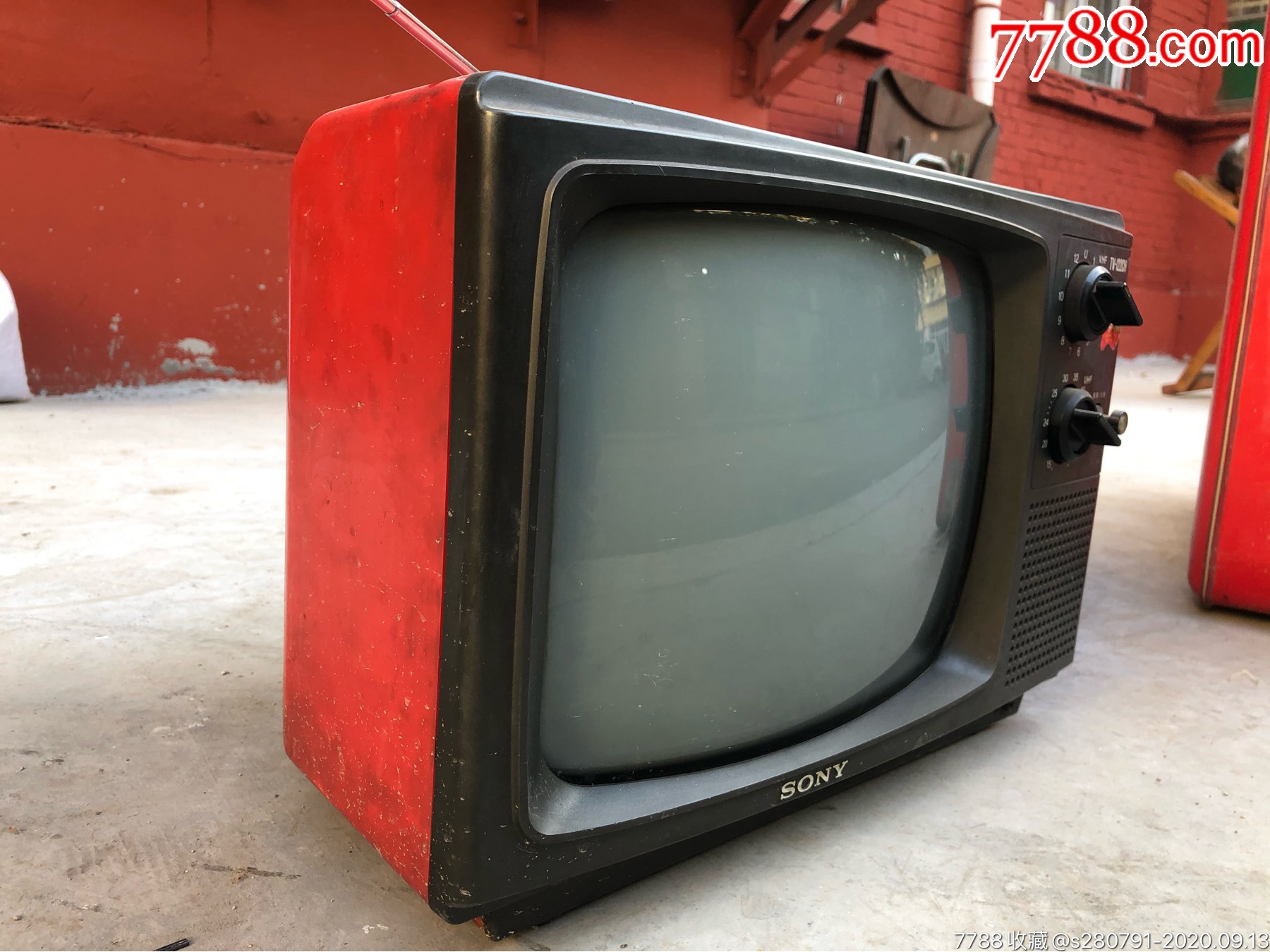 索尼老电视机成色很好