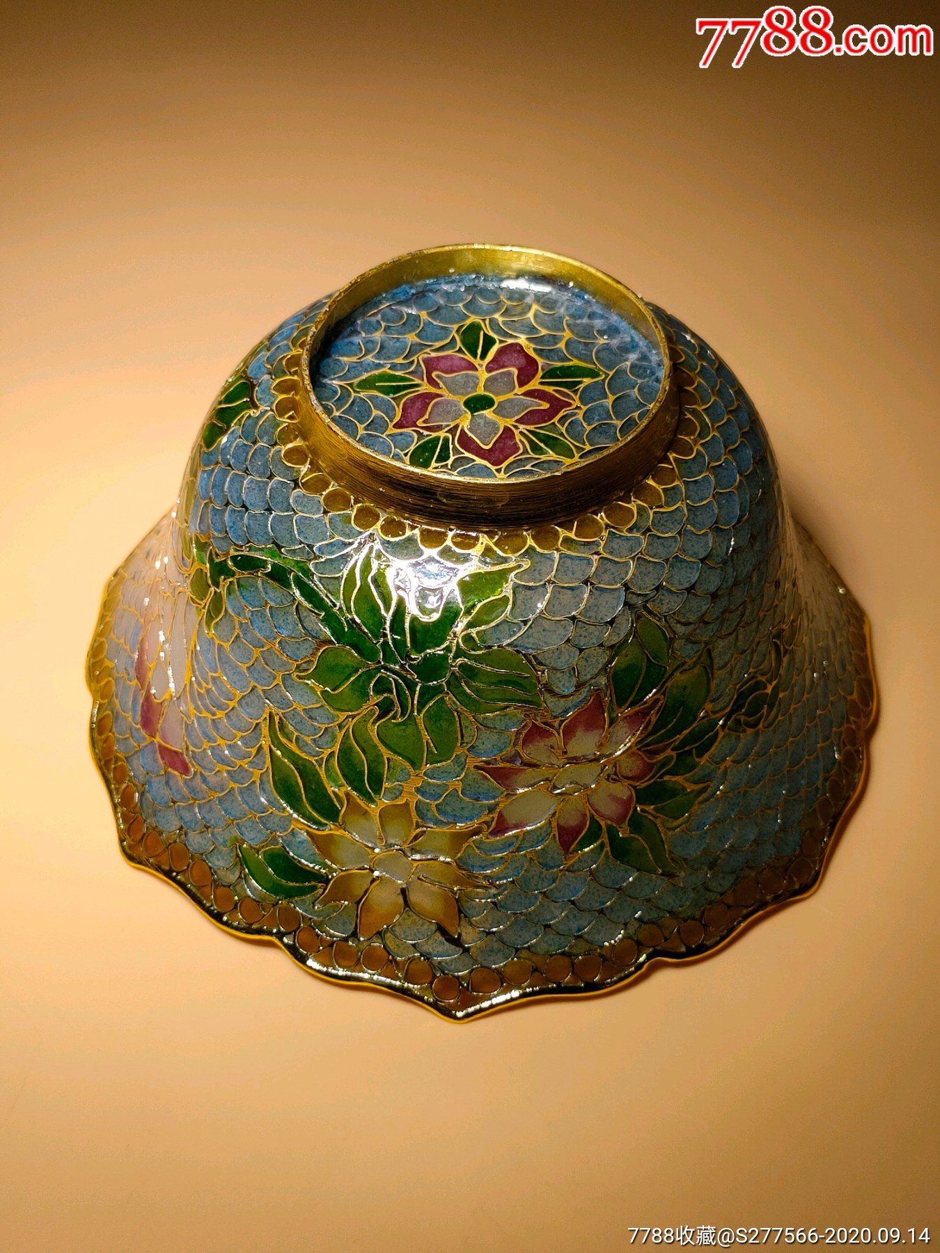 日本回流的七宝烧花卉纹葵口碗