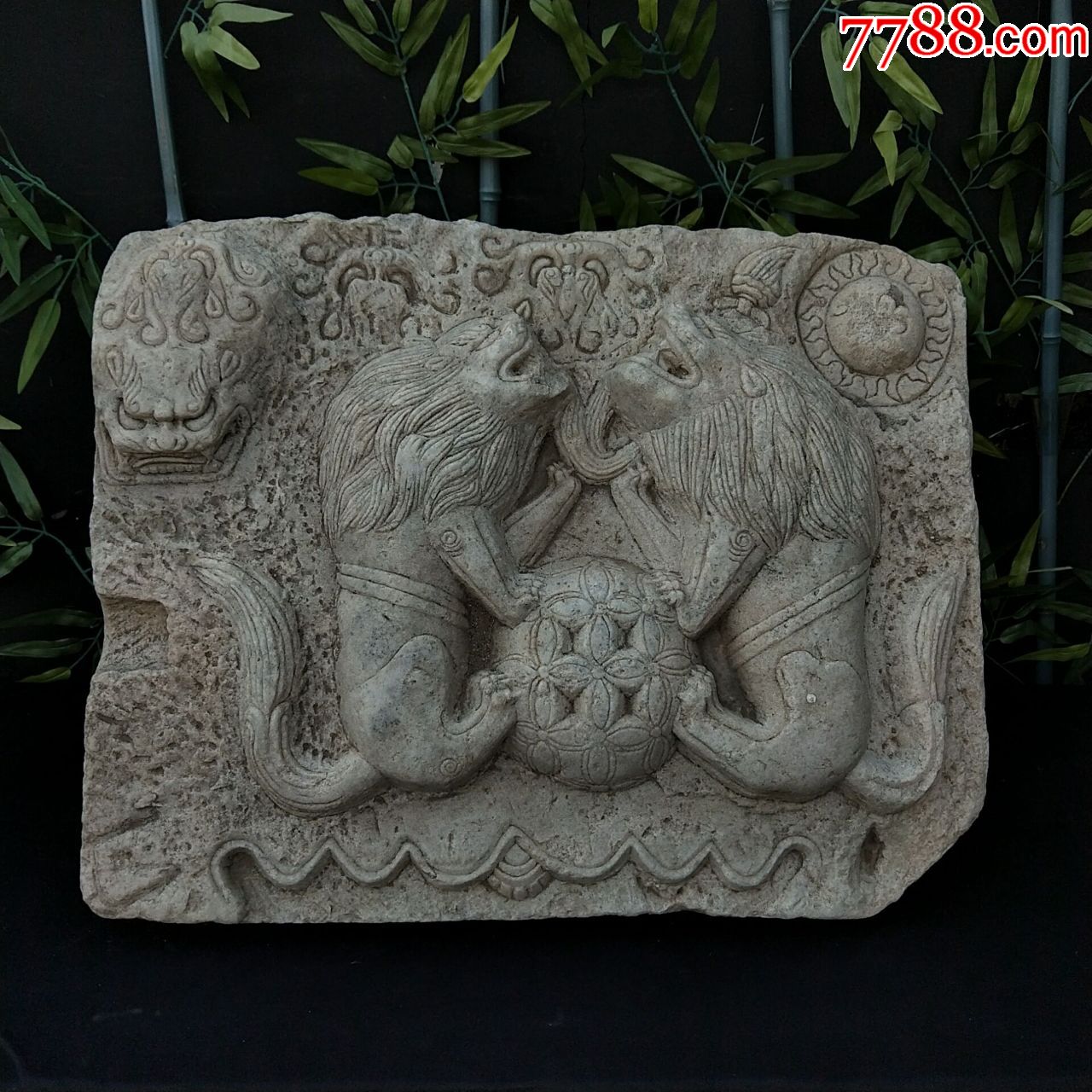 汉白玉高浮雕双狮滚绣球石板像