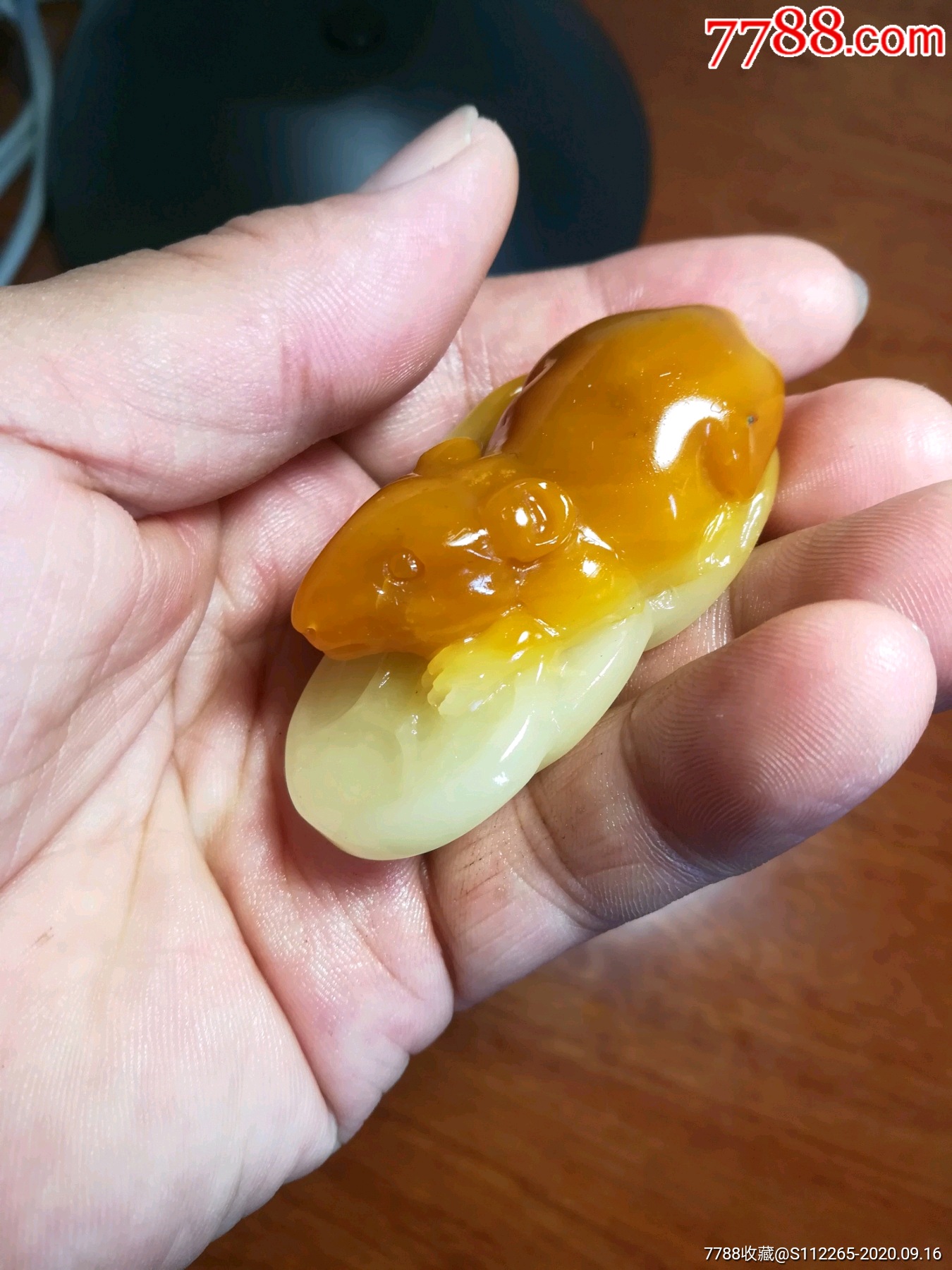 寿山巧色芙蓉石鼠数钱手把件