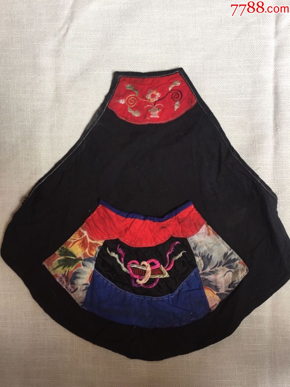 客家手绣肚兜编号17