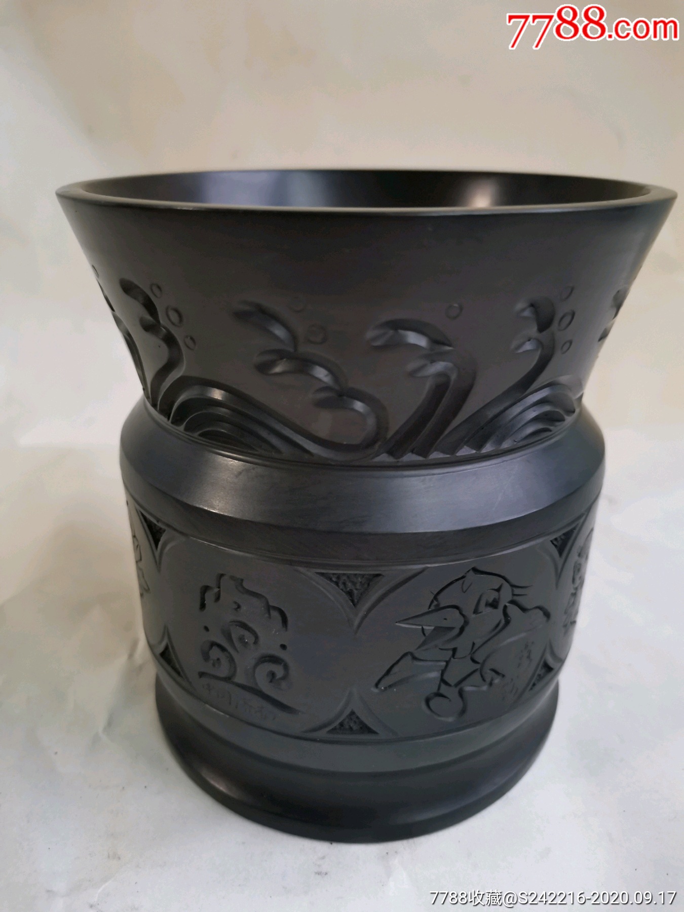 龙山文化黑陶笔筒