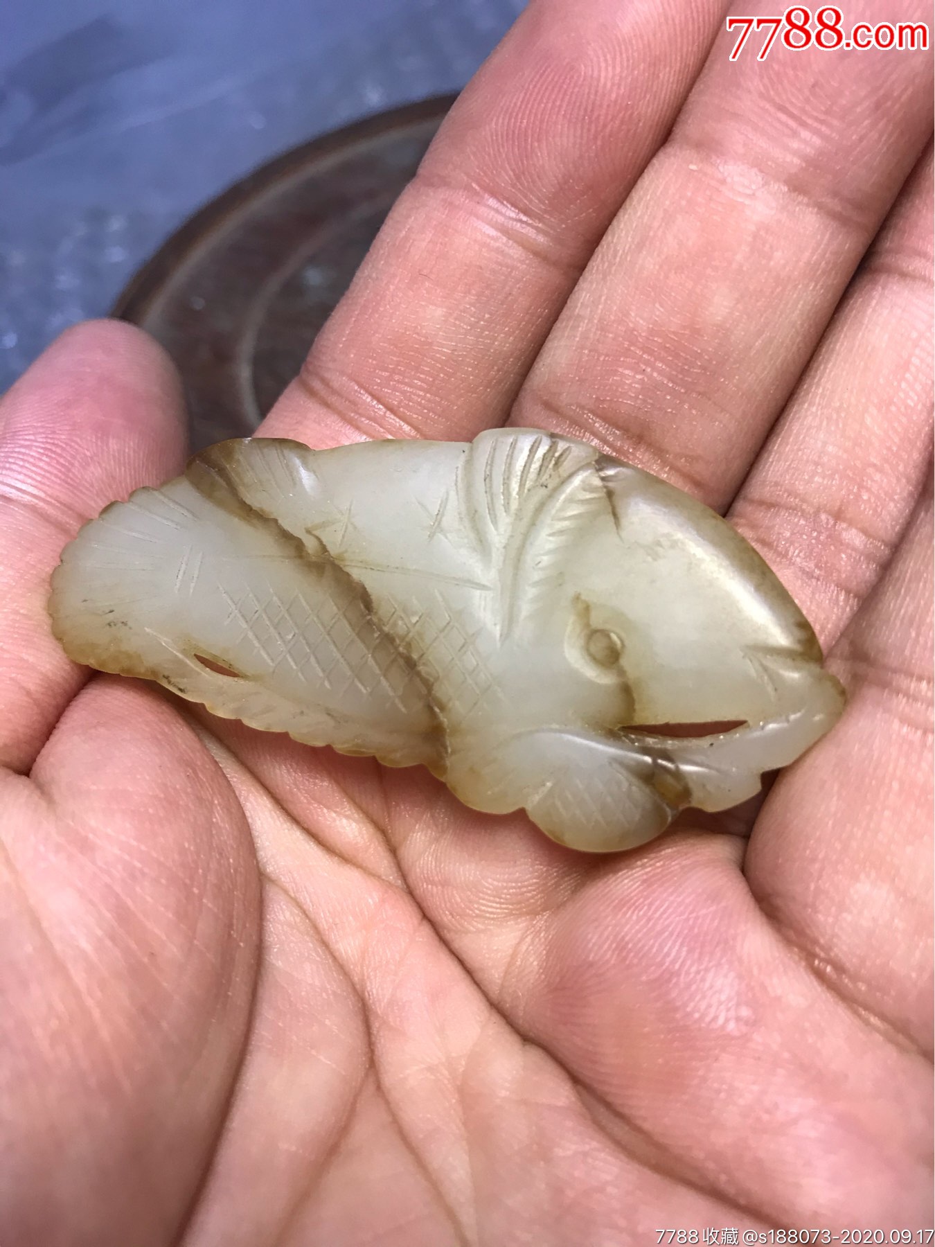 漂亮的和田玉老玉鱼一个