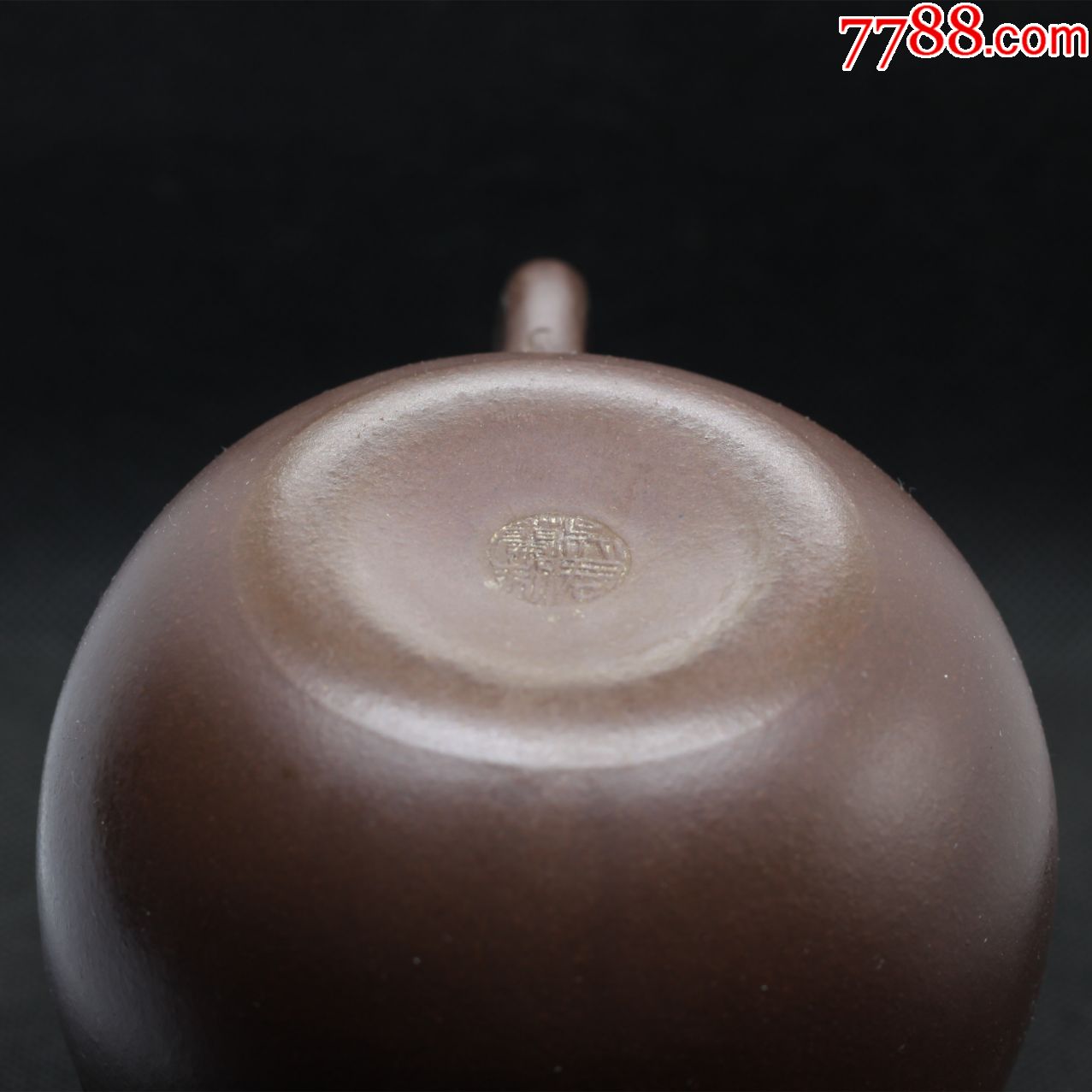 工艺大师吴君兰制紫砂鲍尊壶